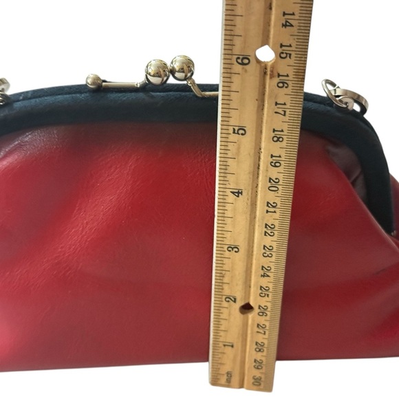 Red Leather Rockabilly Punk Retro Doctor-Style Chain Accent Handbag - Picture 11 of 13